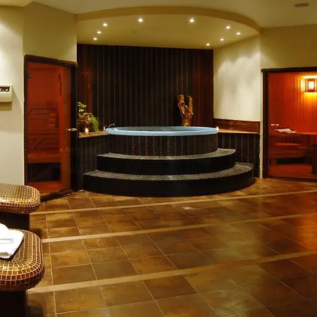Vigo Hotel 4*