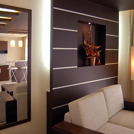 Vigo Hotel 4*